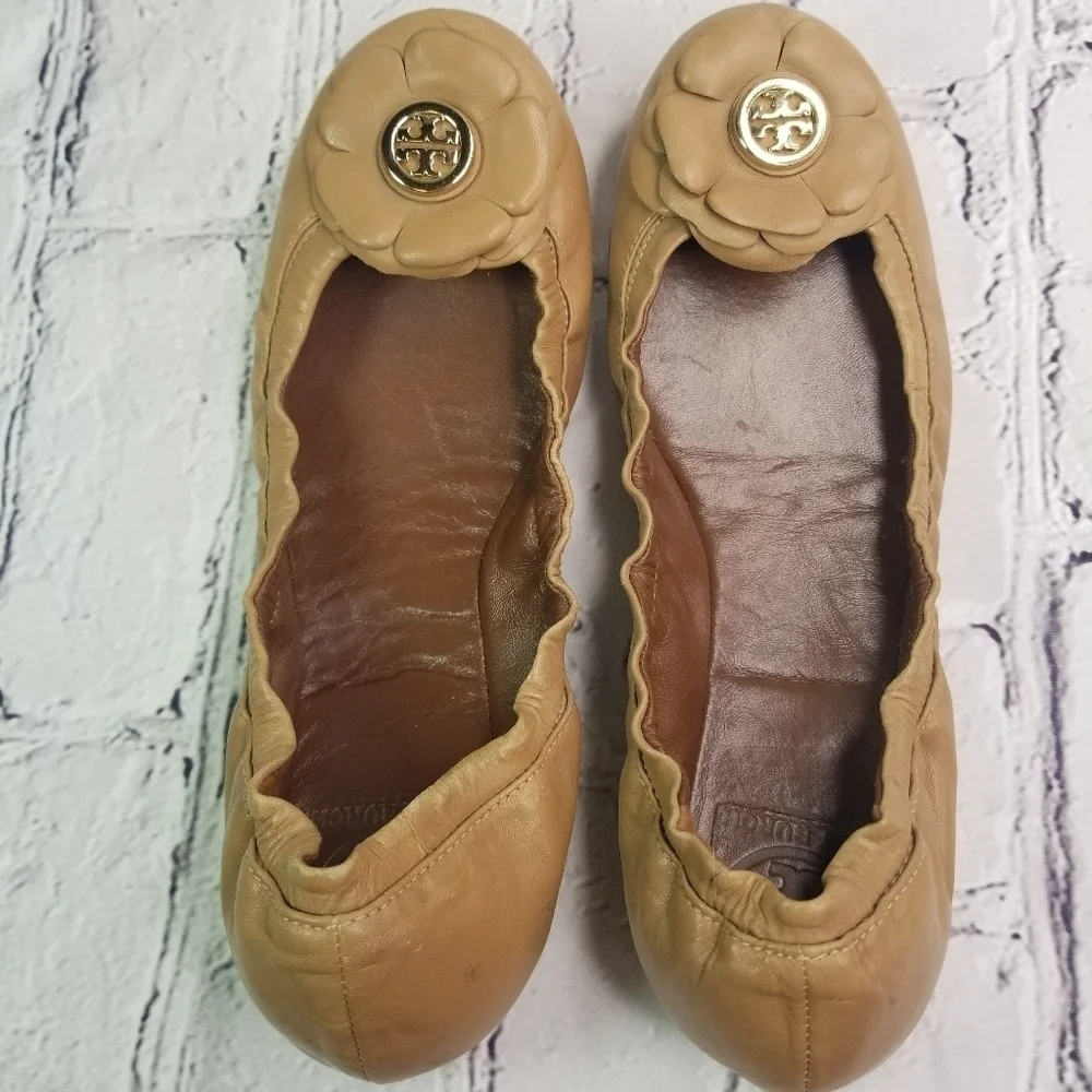 Tory Burch Shelby tan leather ballet slip on flats